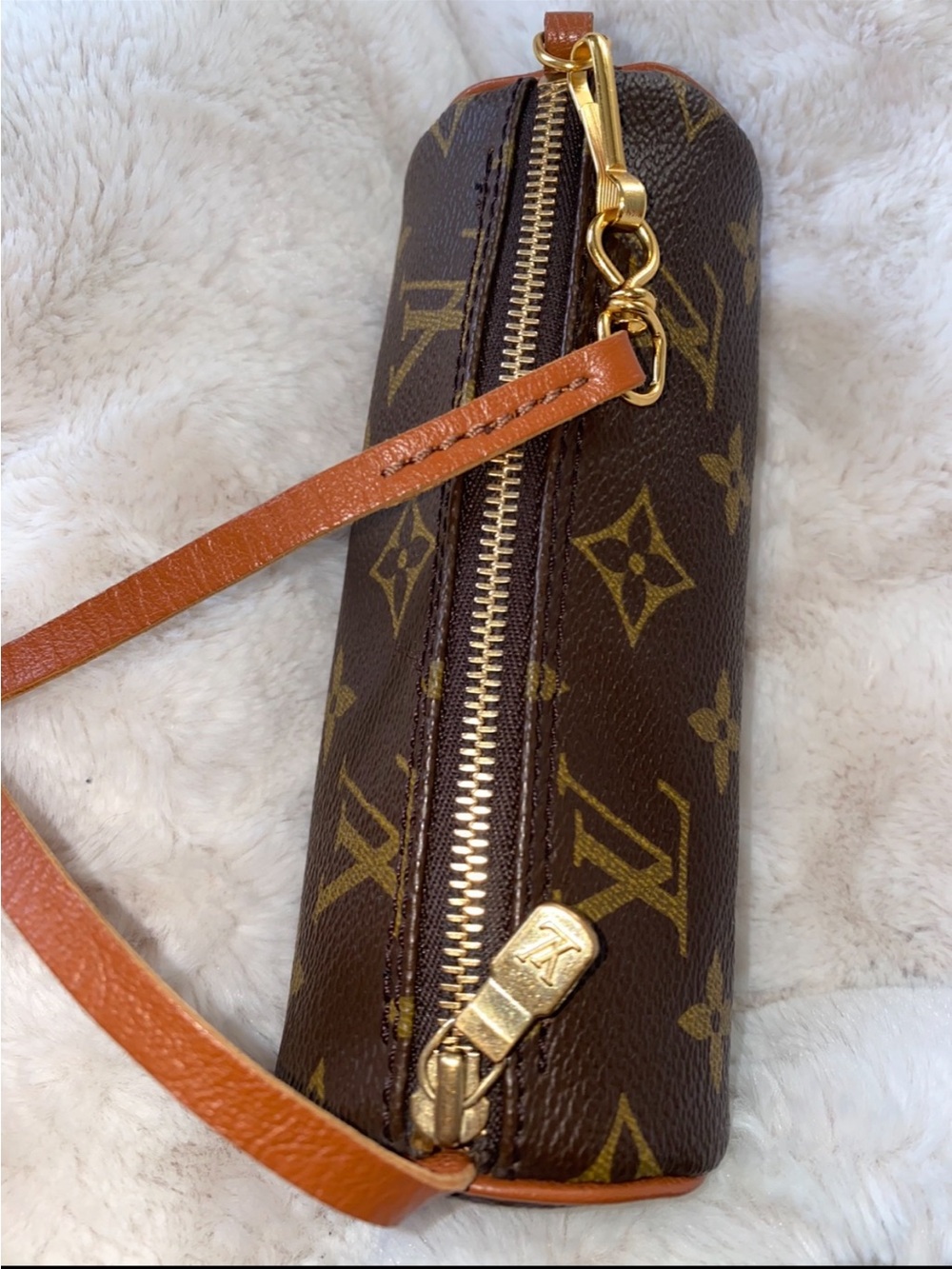 LV Monogram Mini Papillon - Natural Vachetta Strap
Authentic Pre-loved Vintage - Picture 2 of 6